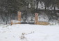 Il cancello d'accesso della casa di Mario Draghi a Città della Pieve coperto dalla neve © ANSA