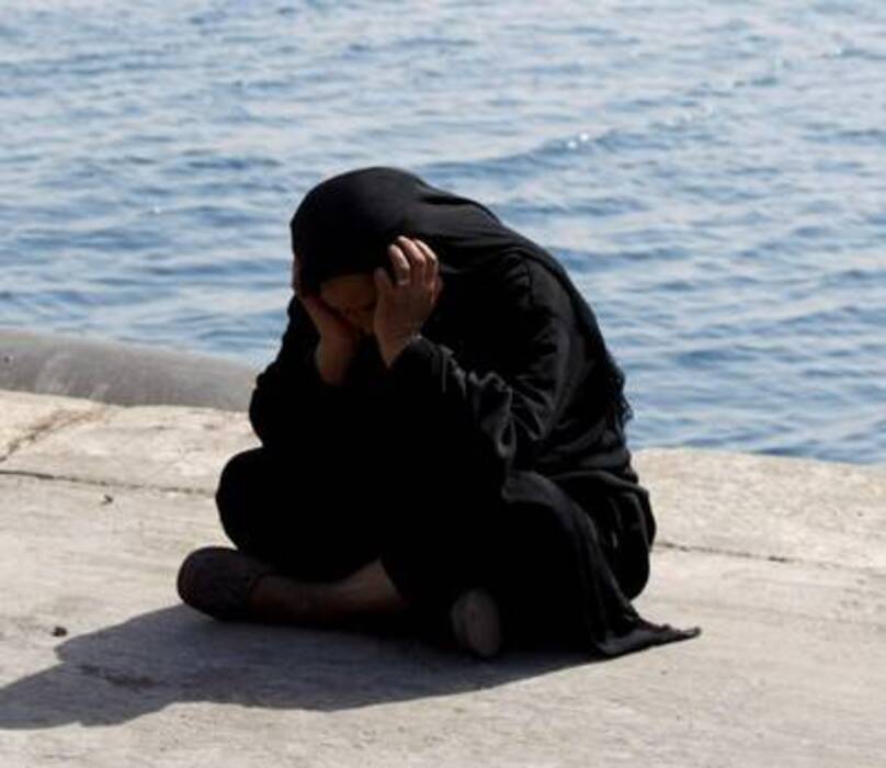 Il pianto di una donna che ha perso un suo caro © Ansa