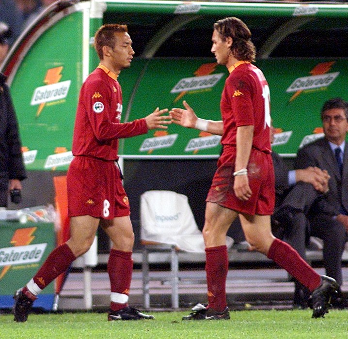 6/5/2001,Juve-Roma 2-2.Nakata sostituisce Totti.Sara' decisivo segnando l'1-2 e propiziando il 2-2  © ANSA