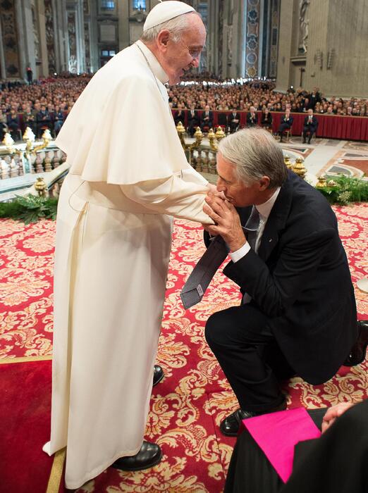 Il presidente del Coni Malagò e il Papa © Ansa