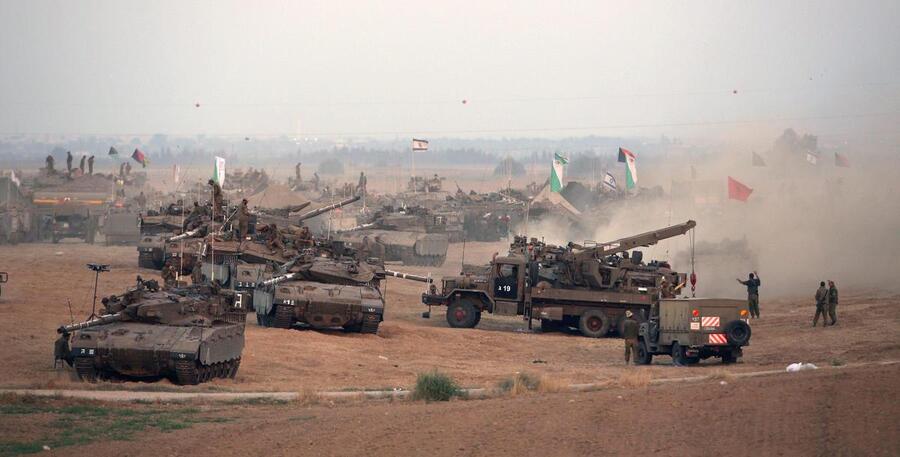 Soldati israeliani si preparano all'attacco di terra © Ansa
