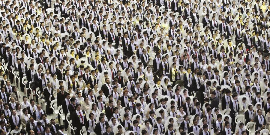 Matrimonio di massa. quattromila coppie per un si © Ansa