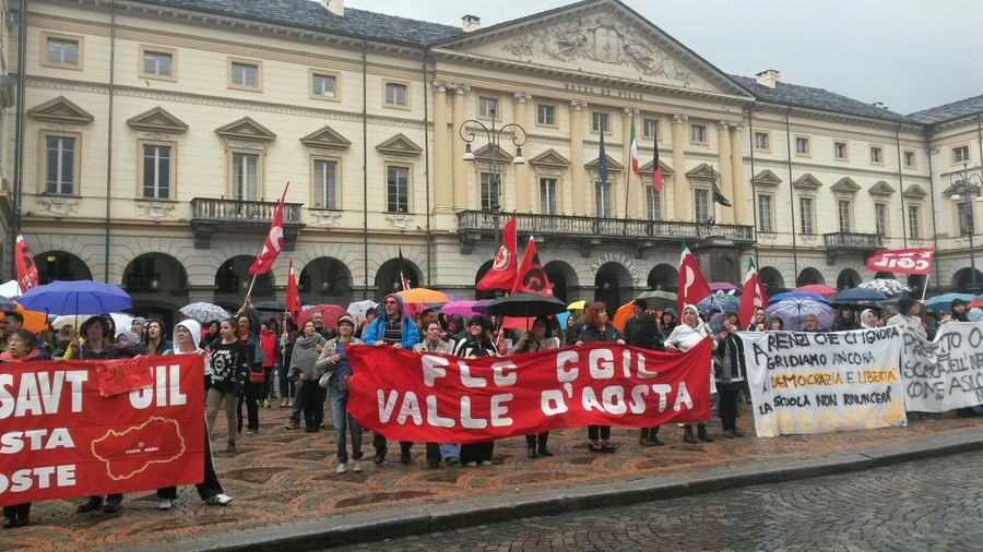 Scuola: Aosta, manifestazione contro riforma governo Renzi © Ansa