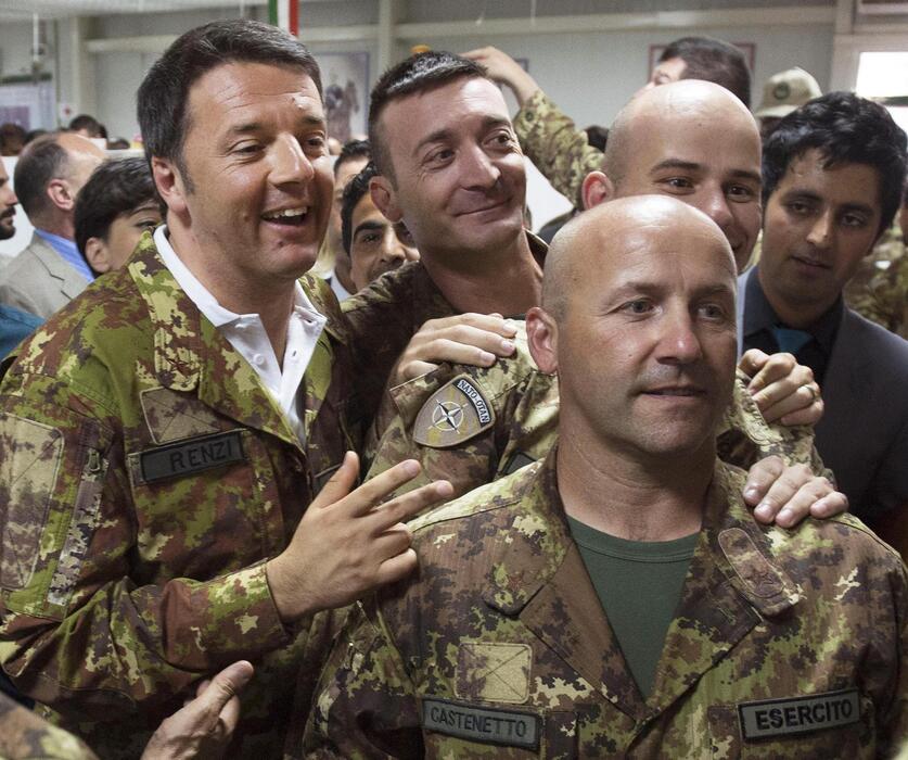 Renzi asks troops in Afghanistan for 'greater efforts' © Ansa