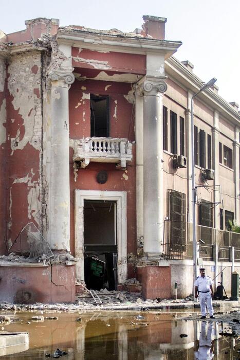 Bomb explosion at the Italian Consulate in Cairo © Ansa