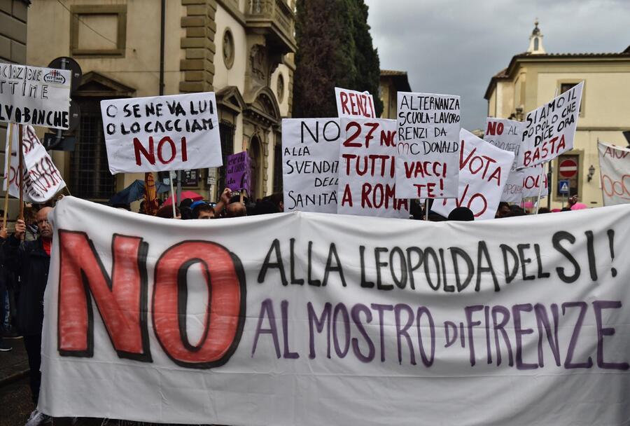 Leopolda: manifestanti 'No Renzi', non accettiamo divieti © 