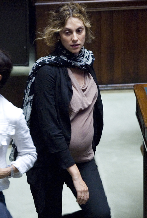 Marianna Madia incinta alla Camera dei Deputati il 15 Luglio 2011 © Ansa