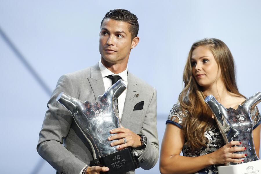 Uefa premia Cristiano Ronaldo e Lieke Martens giocatori dell'anno © 
