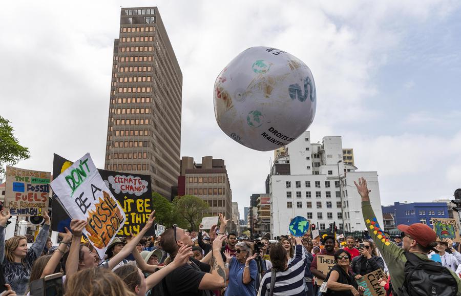 Lo sciopero mondiale per protestare contro i cambiamenti climatici: nella foto una manifestazione a Cape Town in Sudafrica © 