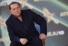 Problemi all'aereo di Berlusconi