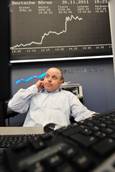 Borsa: Europa riduce calo in attesa WJ
