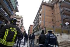 Voragine a Roma evacuato un palazzo 