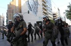 Grecia,polizia protesta contro austerity