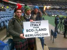 LA FOTO 'Dio ci salvi da Scozia e Berlusconi' 