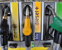 Benzina: prezzo medio 2012 vola 1,787, gasolio record 