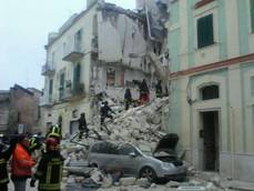 Crolla palazzina in centro Matera