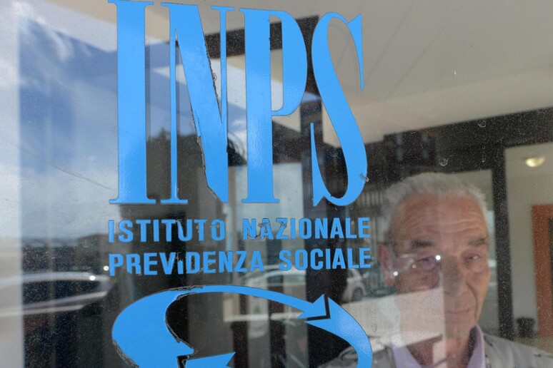 Il logo dell 'Inps che oggi ha diffuso i dati sul lavoro - RIPRODUZIONE RISERVATA