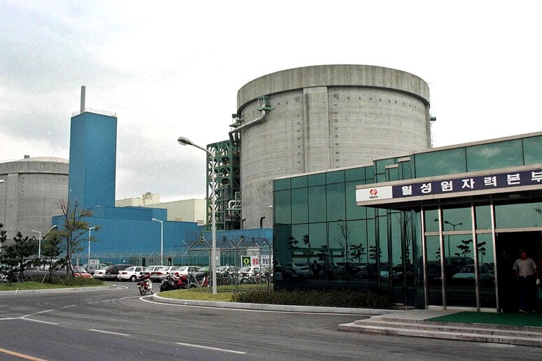 Una centrale nucleare in Corea del Sud, immagine d 'archivio - RIPRODUZIONE RISERVATA
