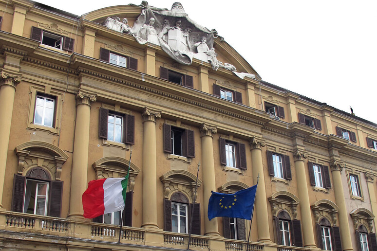Veduta del palazzo sede del Ministero dell 'Economia e delle Finanze in via XX settembre a Roma - RIPRODUZIONE RISERVATA