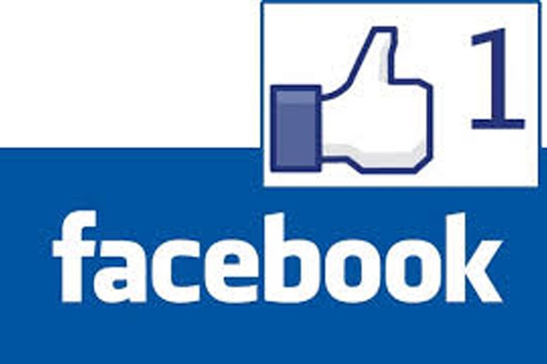 Il logo  ' 'mi piace ' ' di Facebook - RIPRODUZIONE RISERVATA