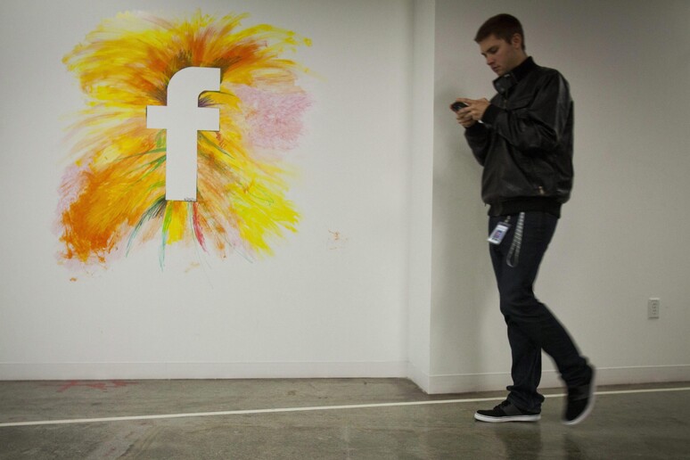 Apple: Facebook, da iOS14 possibile impatto ricavi pubblicità - RIPRODUZIONE RISERVATA