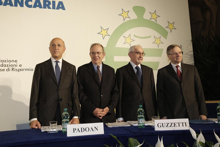 Antonio Patuelli (S), Piercarlo Padoan, Giuseppe Guzzetti e Ignazio Visco durante la 90/a Giornata Mondiale del Risparmio - RIPRODUZIONE RISERVATA