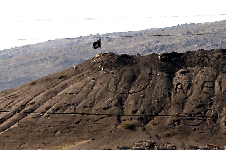 Kurds fight against militants over Kobani [ARCHIVE MATERIAL 20141007 ] - RIPRODUZIONE RISERVATA