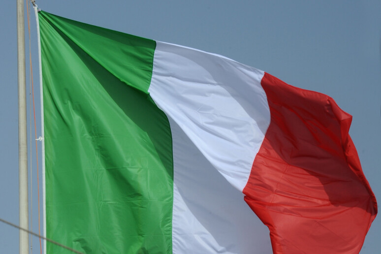 La bandiera italiana - RIPRODUZIONE RISERVATA