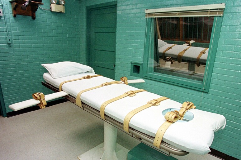 Un lettino per l 'esecuzione della pena di morte - RIPRODUZIONE RISERVATA