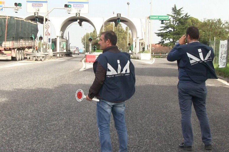 Autostrade: indagini su lavori in Sicilia, arresti Dia - RIPRODUZIONE RISERVATA