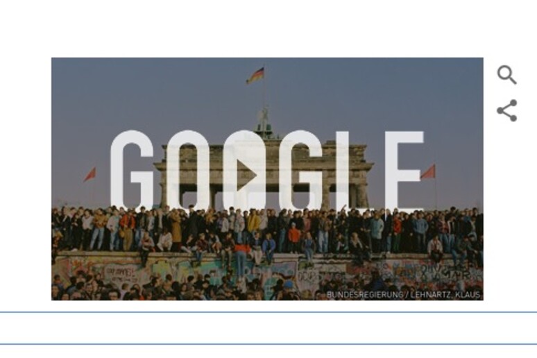 Il doodle di Google che ricorda la caduta del Muro di Berlino, 25 anni fa - RIPRODUZIONE RISERVATA