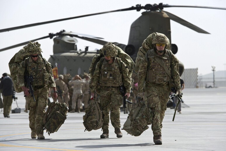 Soldati britannici in Afghanistan - RIPRODUZIONE RISERVATA