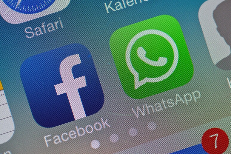 Facebook compra WhatsApp - RIPRODUZIONE RISERVATA