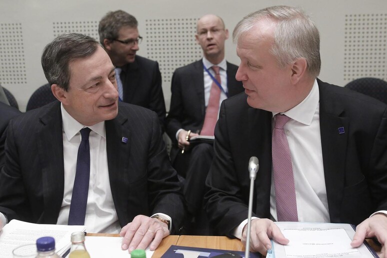 Mario Draghi con Olli Rehn ad Atene © ANSA/EPA