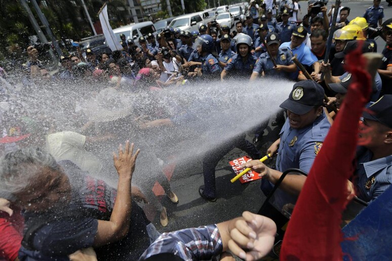 Tensioni a Manila per l 'arrivo del presidente Barack Obama © ANSA/EPA