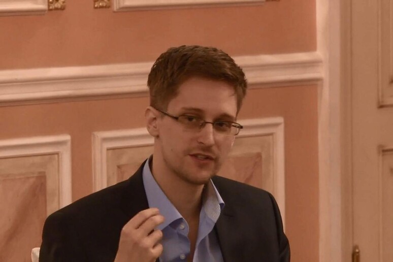 Snowden, pressioni Usa su Ue per non farmi avere asilo © ANSA/EPA