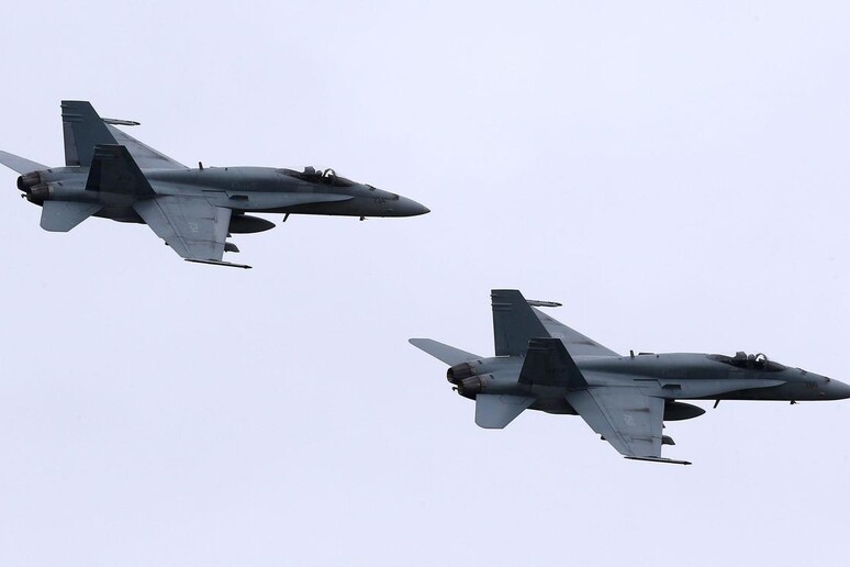 Isis, caccia Canada bombardano in Siria © ANSA/EPA