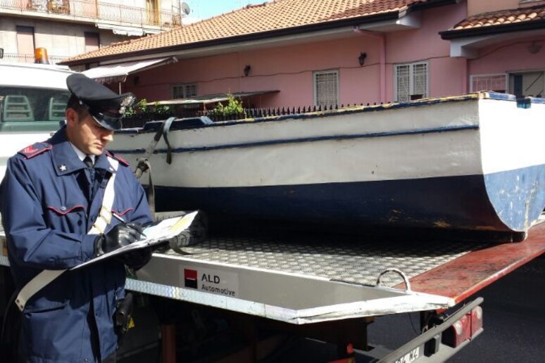 La barca rubata, trovata e restituita al proprietario dai carabinieri di Catania - RIPRODUZIONE RISERVATA