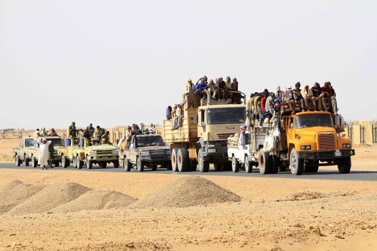 Camoin di profughi tra il confine sudanese e la Libia -     RIPRODUZIONE RISERVATA