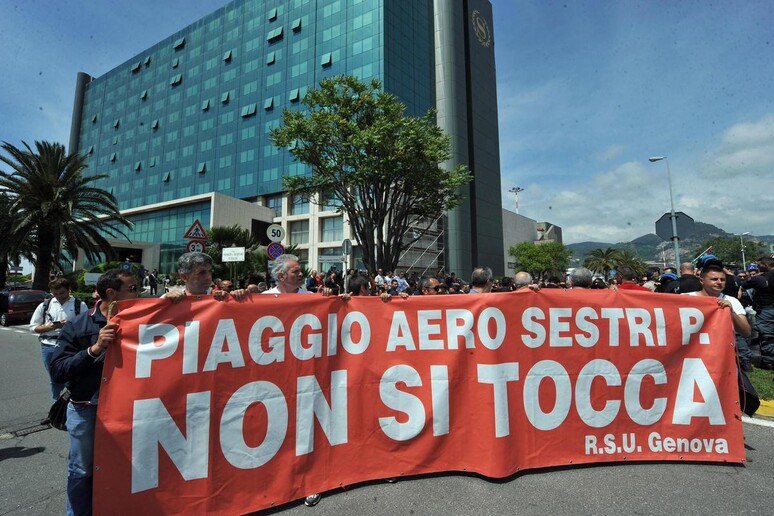 Renzi all 'Ansaldo trova sciopero Fiom per lavoratori Piaggio - RIPRODUZIONE RISERVATA