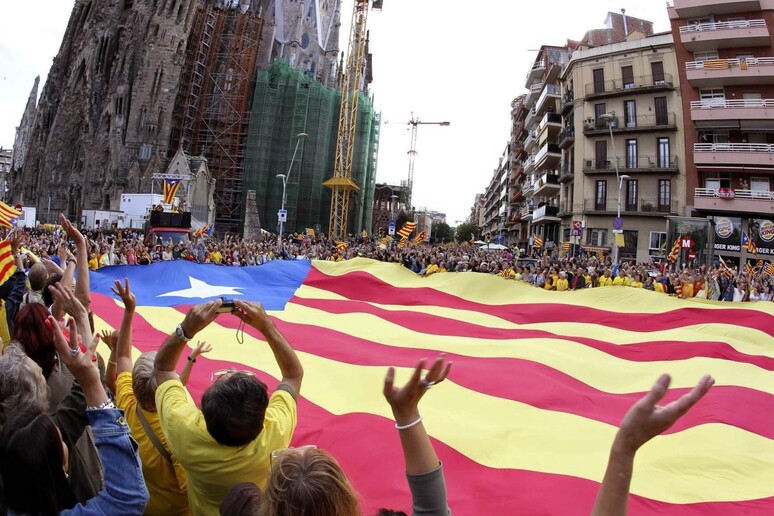 Una immagine della Diada dell 'anno scorso a Barcellona -     RIPRODUZIONE RISERVATA