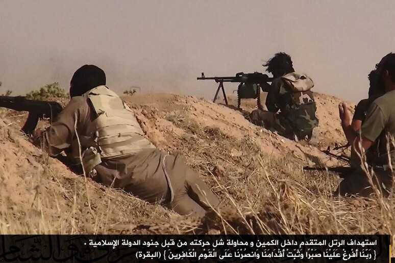 Miliziani dell 'Isis in azione © ANSA/EPA
