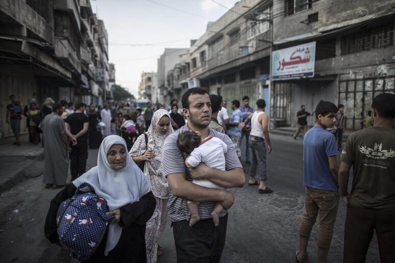 Hamas tenta di infiltrarsi in Israele. Oltre 340 morti negli scontri © ANSA/EPA