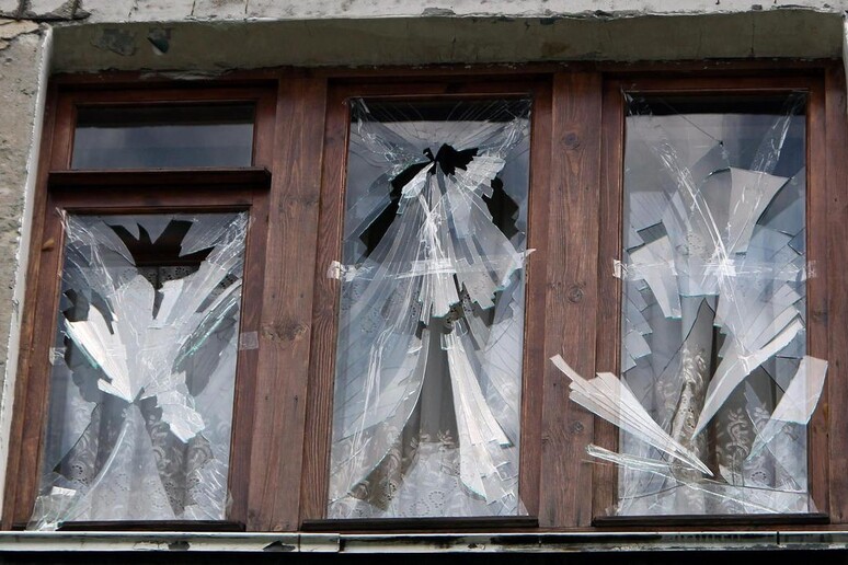 I frantumi la pace a Donetsk © ANSA/EPA