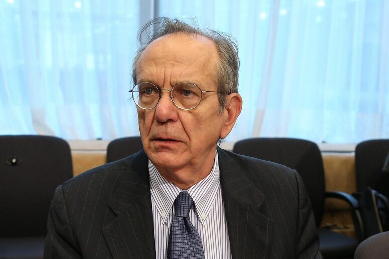 Il ministro dell 'Economia Pier Carlo Padoan © ANSA/EPA