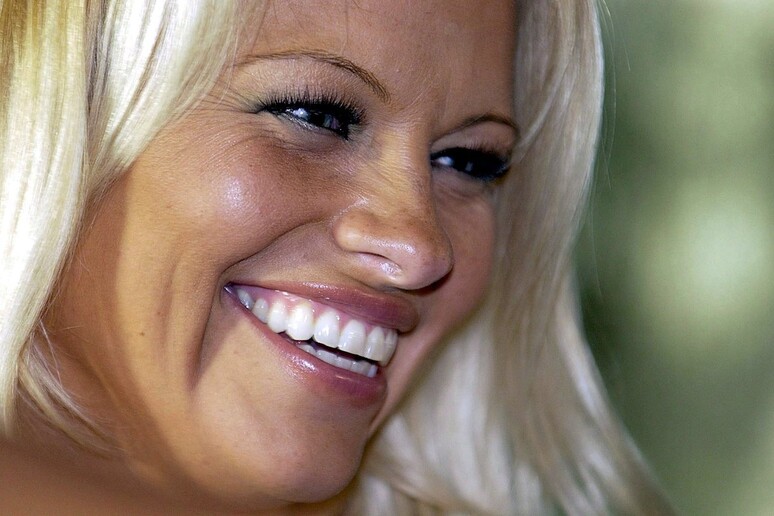 Pamela Anderson - RIPRODUZIONE RISERVATA