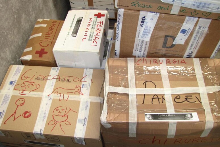 Gaza: Amsi, partito container con 100 scatole farmaci e giochi - RIPRODUZIONE RISERVATA