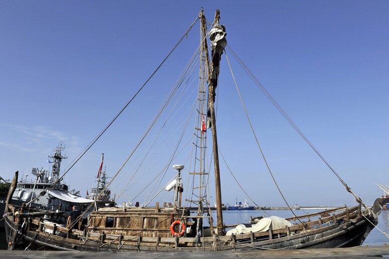 Un 'imbarcazione fenicia raggiunge le coste libanesi (foto archivio) -     RIPRODUZIONE RISERVATA