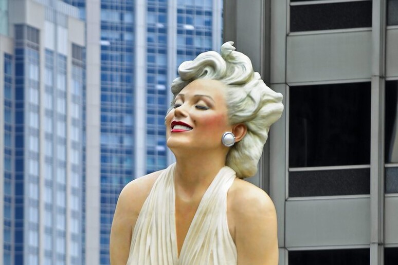 Una statua di Marilyn Monroe a Chicago - RIPRODUZIONE RISERVATA