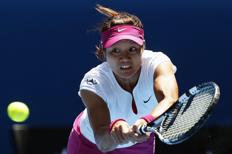 Li Na in azione contro Eugenie Bouchard nella semifinale degli Open d 'Australia 2014 - RIPRODUZIONE RISERVATA